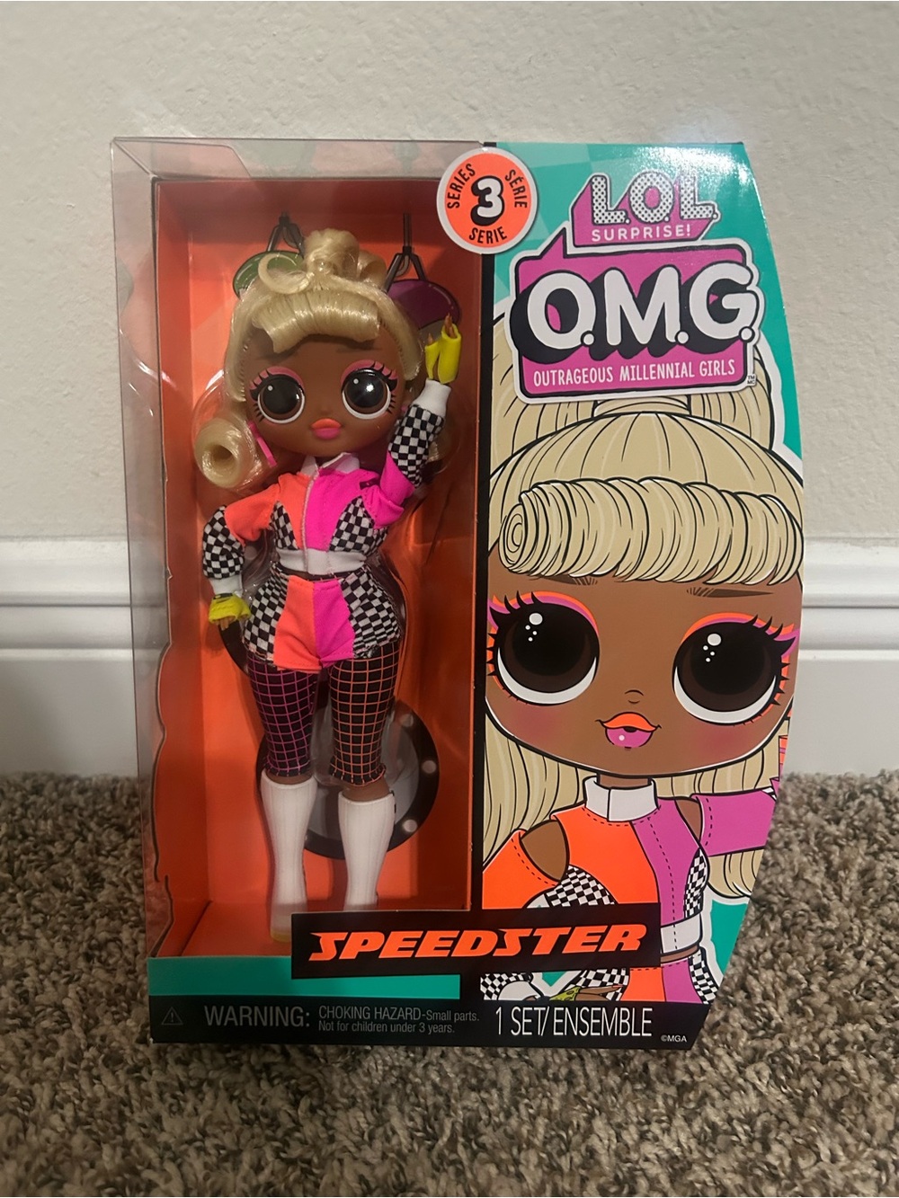L.O.L. Surprise! O.M.G. Speedster Doll - Neon Pink & Orange Outfit